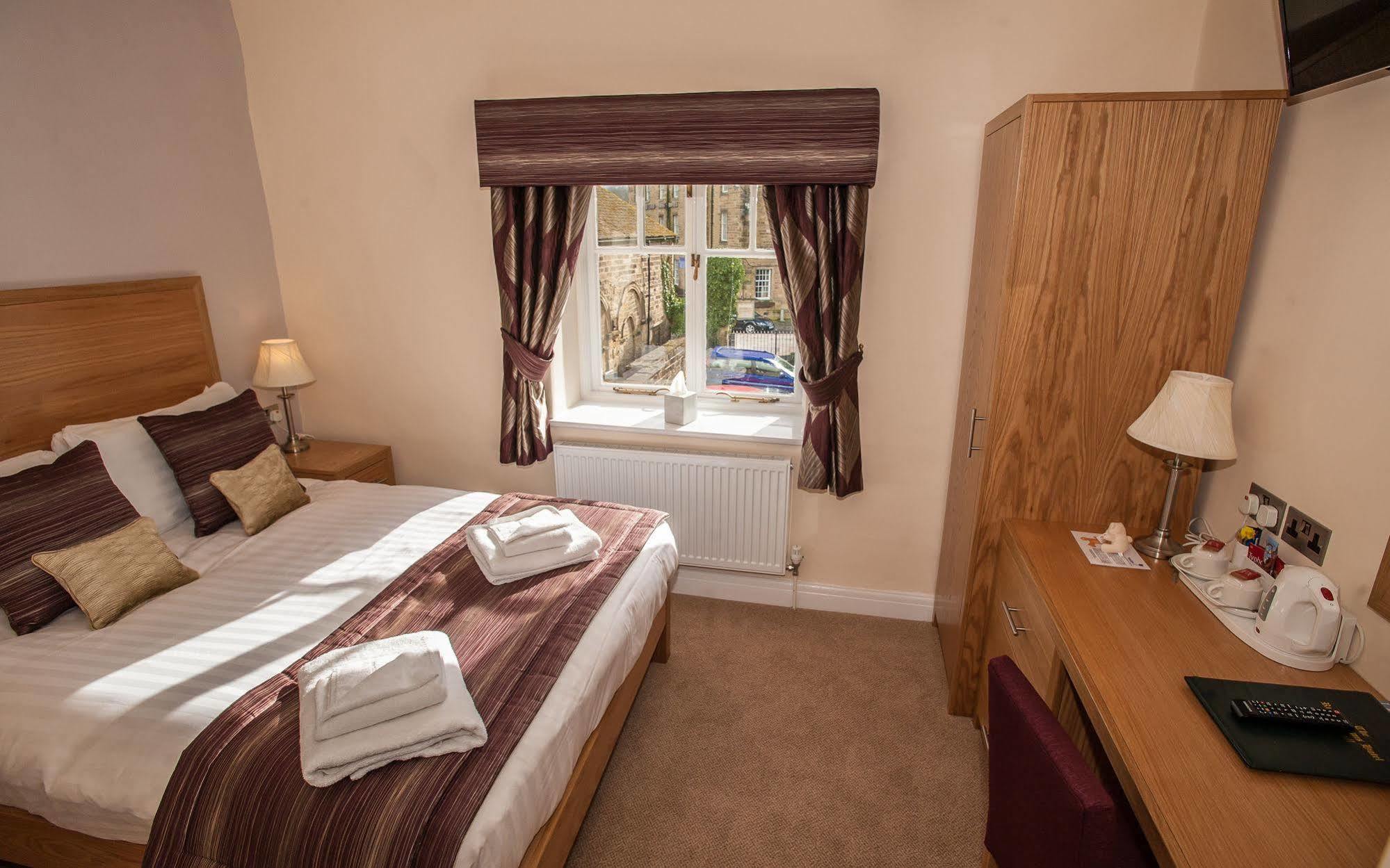 The Rutland Arms Hotel, Bakewell, Derbyshire Екстер'єр фото